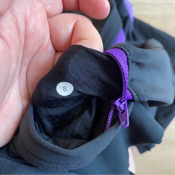 Lululemon jacket size 8 black purple - Picture 4 of 4